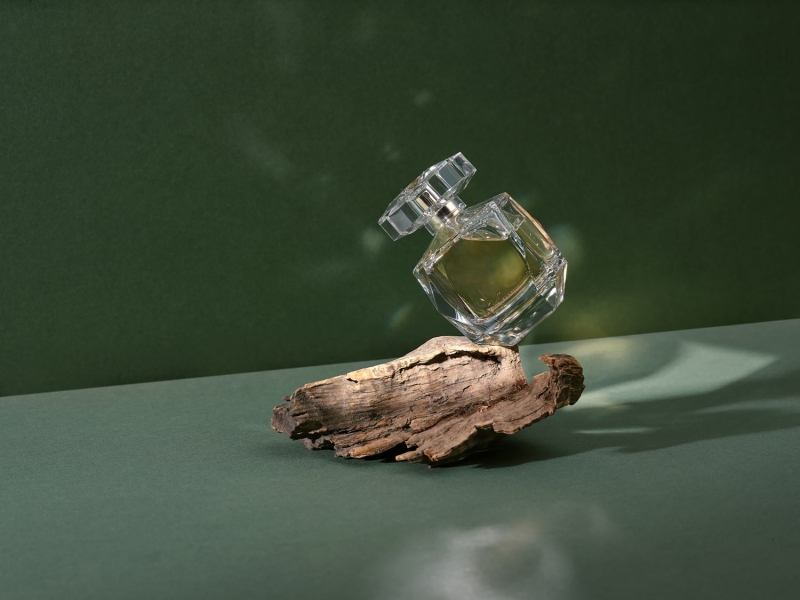All About Oud, the Smoky, Sensual Fragrance Note That Always Turns Heads